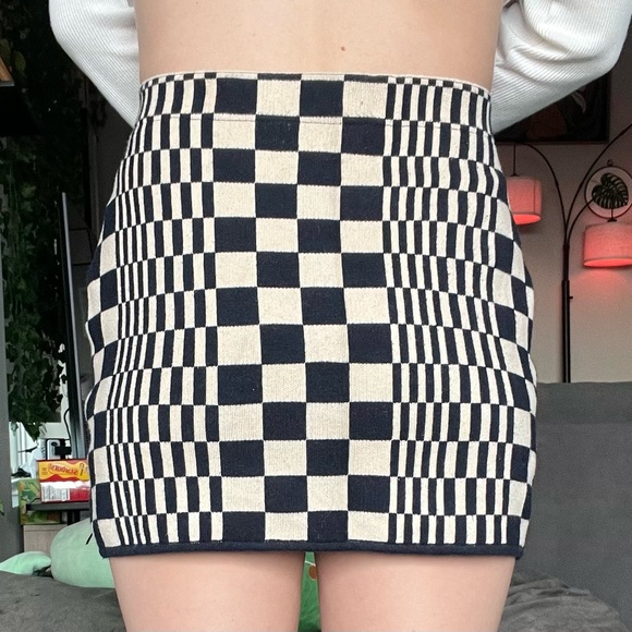 Urban Outfitters checkered mini skirt soft stretchy knit fabric - Picture 2 of 5